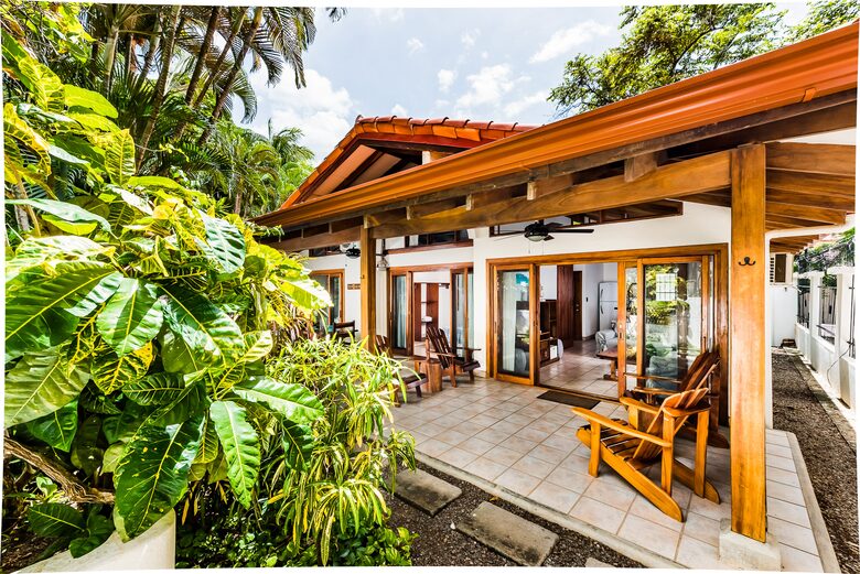 Casa Blanca Two: Serene Beach House Steps from Tamarindo's Surf - Tamarindo, Costa Rica