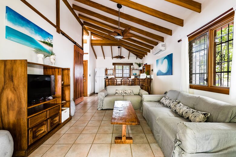 Casa Blanca Two: Serene Beach House Steps from Tamarindo's Surf - Tamarindo, Costa Rica