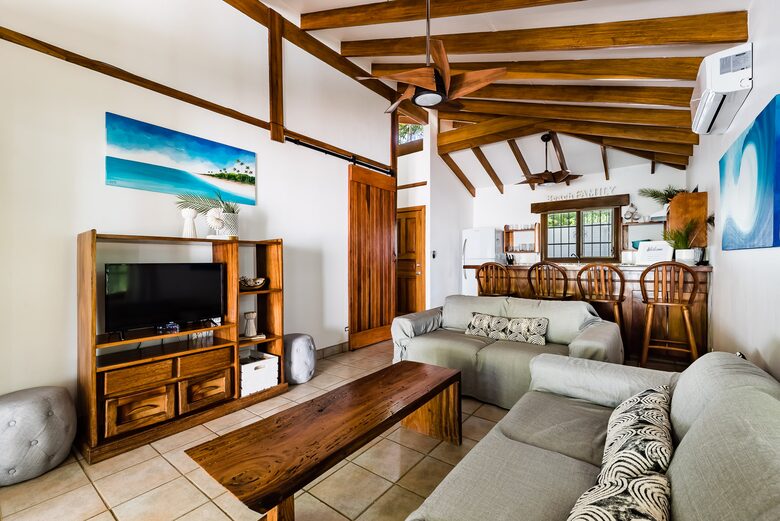 Casa Blanca Two: Serene Beach House Steps from Tamarindo's Surf - Tamarindo, Costa Rica