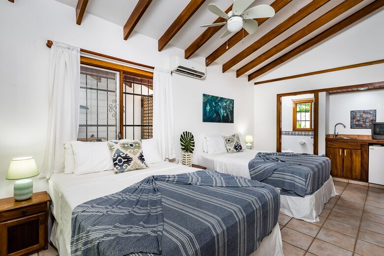 Casa Blanca Two: Serene Beach House Steps from Tamarindo's Surf - Tamarindo, Costa Rica
