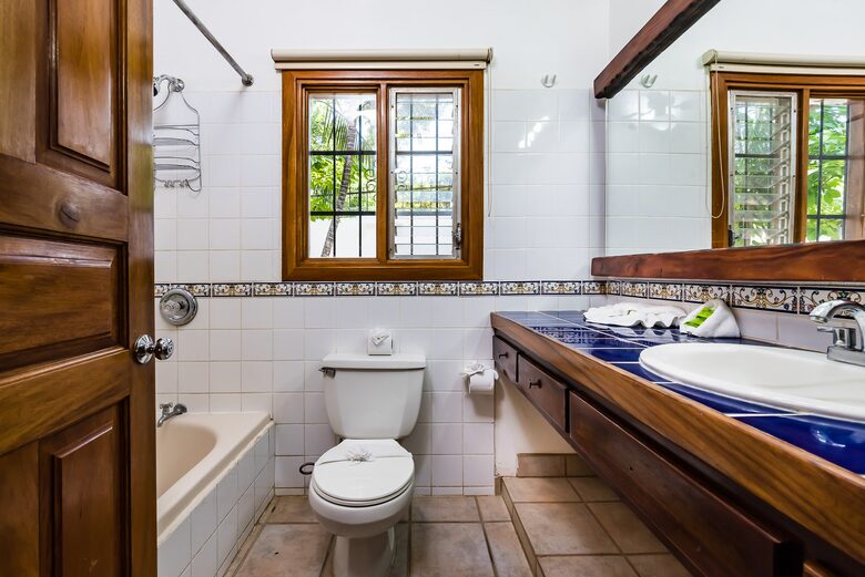 Casa Blanca Two: Serene Beach House Steps from Tamarindo's Surf - Tamarindo, Costa Rica