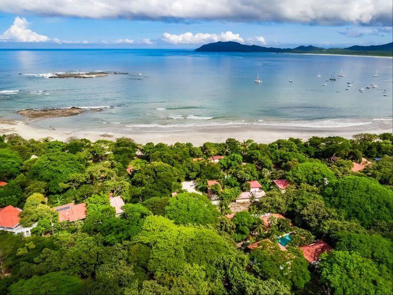 Casa Blanca Two: Serene Beach House Steps from Tamarindo's Surf - Tamarindo, Costa Rica