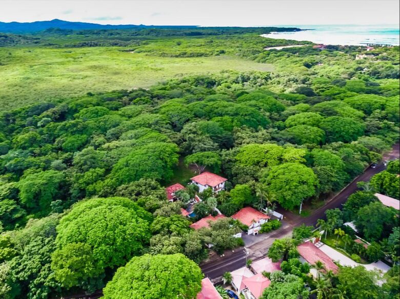 Casa Blanca Two: Serene Beach House Steps from Tamarindo's Surf - Tamarindo, Costa Rica