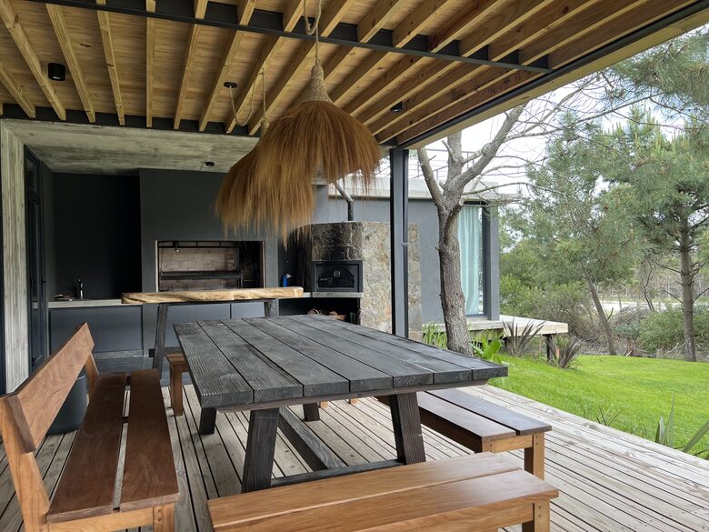 Como Pez En El Agua | Modern Beach House - Costa Esmeralda, Argentina