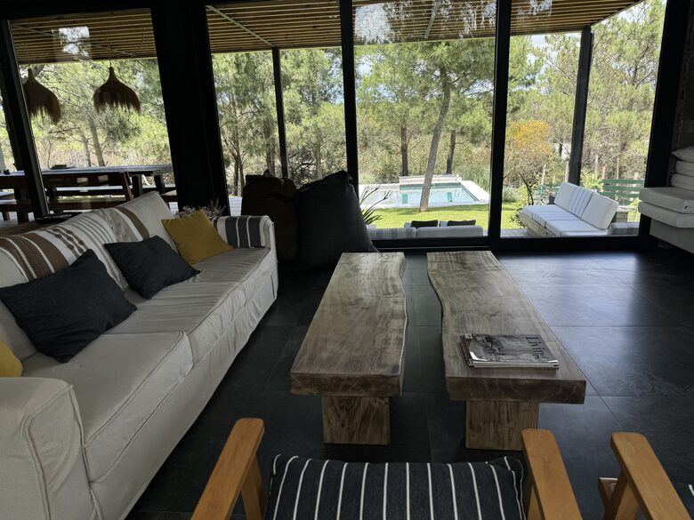 Como Pez En El Agua | Modern Beach House - Costa Esmeralda, Argentina