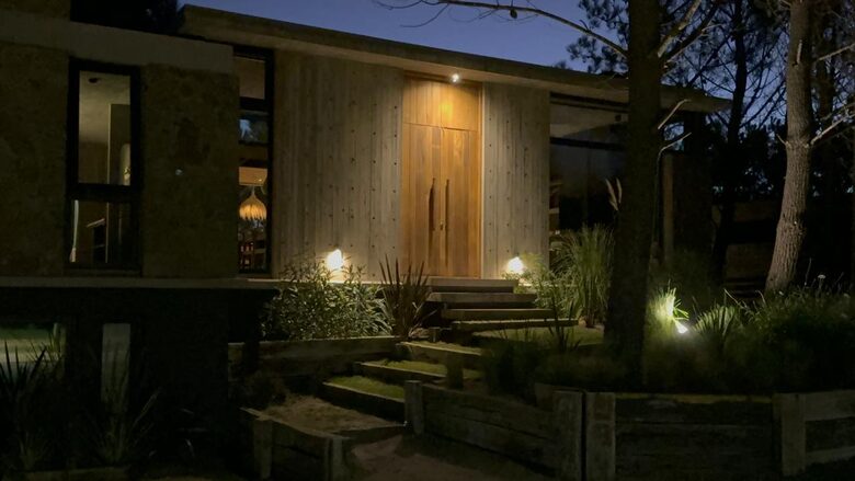 Como Pez En El Agua | Modern Beach House - Costa Esmeralda, Argentina