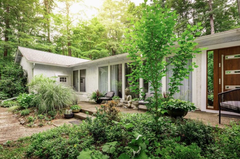 Casa Reál | Expansive Woodstock House w/ Hot Tub - Woodstock, New York