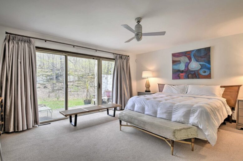 Casa Reál | Expansive Woodstock House w/ Hot Tub - Woodstock, New York