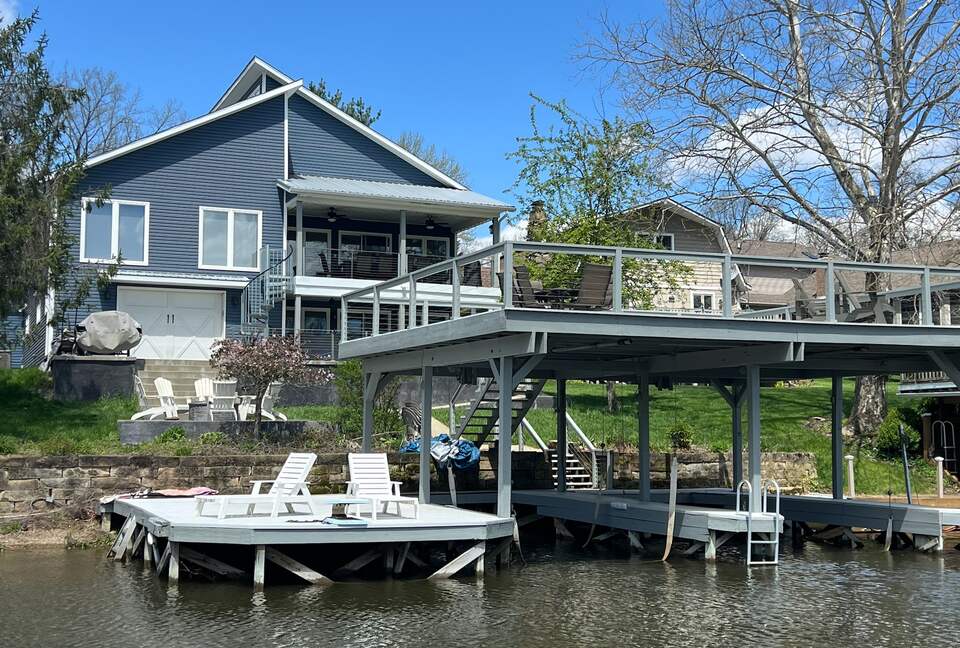 Apple Valley Lake House and Retreat - Howard, Ohio