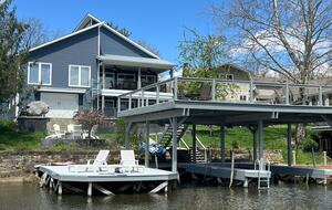 Apple Valley Lake House and Retreat - Howard, Ohio