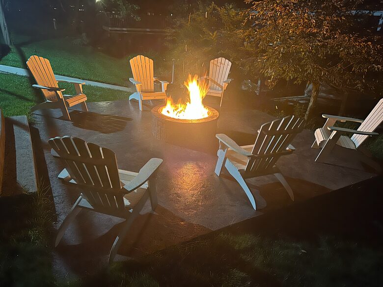 Apple Valley Lake House and Retreat - Howard, Ohio