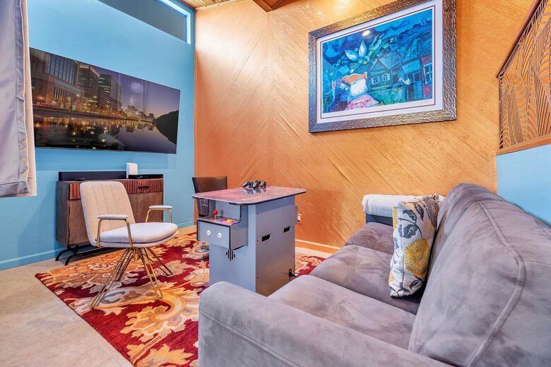 Azure Dream: Coastal Retreat Steps from the Beach - Solana Beach, California