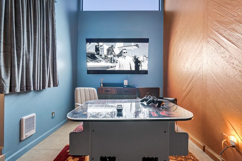 Azure Dream: Coastal Retreat Steps from the Beach - Solana Beach, California