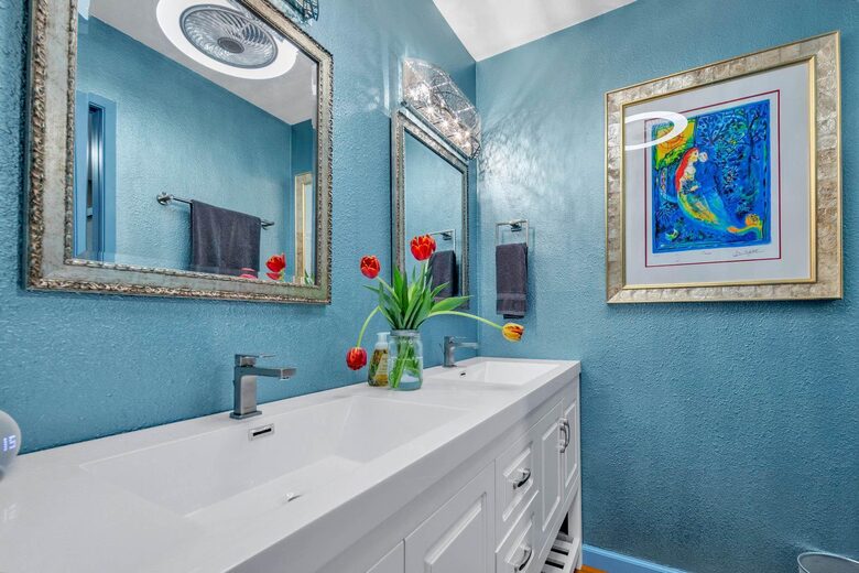 Azure Dream: Coastal Retreat Steps from the Beach - Solana Beach, California