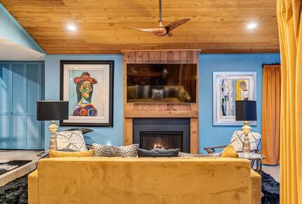 Azure Dream: Coastal Retreat Steps from the Beach - Solana Beach, California