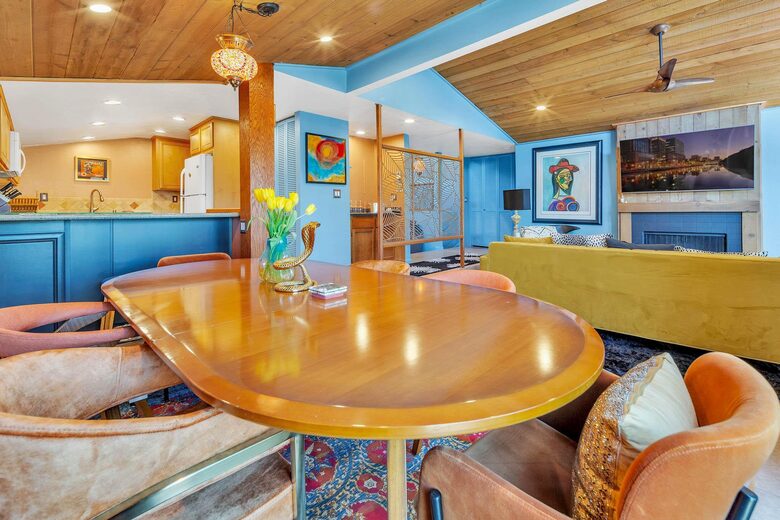 Azure Dream: Coastal Retreat Steps from the Beach - Solana Beach, California