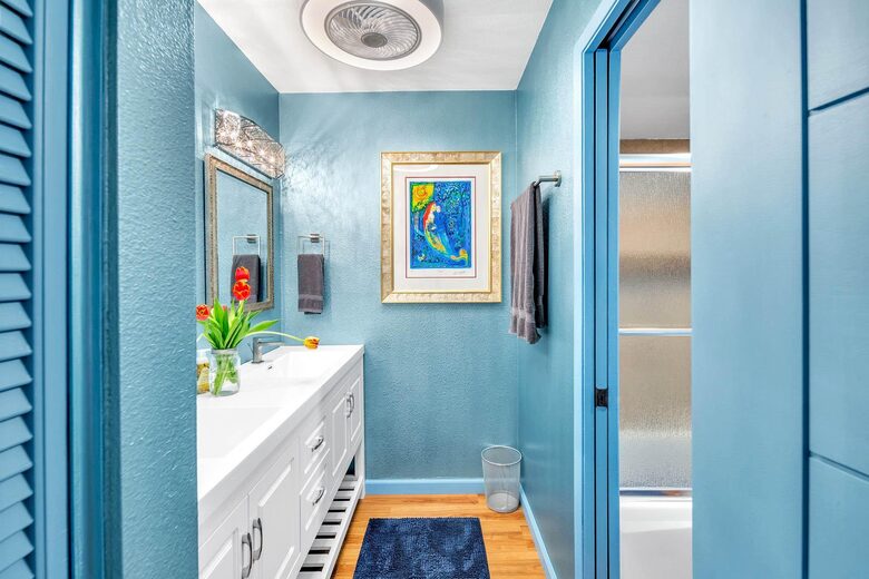 Azure Dream: Coastal Retreat Steps from the Beach - Solana Beach, California