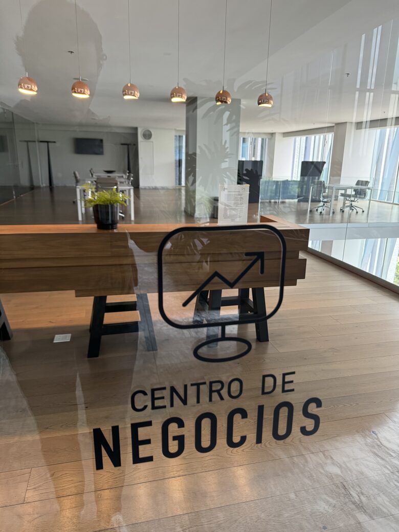 Apartment with great view to LaMexicana Park - Mexico City, Mexico