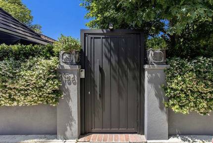 Elegant Contemporary Retreat in Hollywood Hills - Los Angeles, California