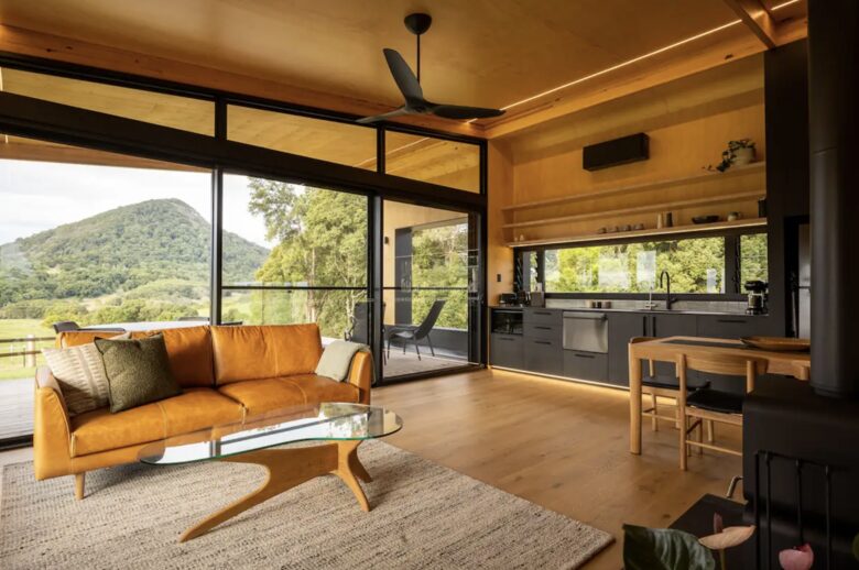 Kurui Cabin | Noosa Hinterland Luxury Retreat - Cooroy, Australia