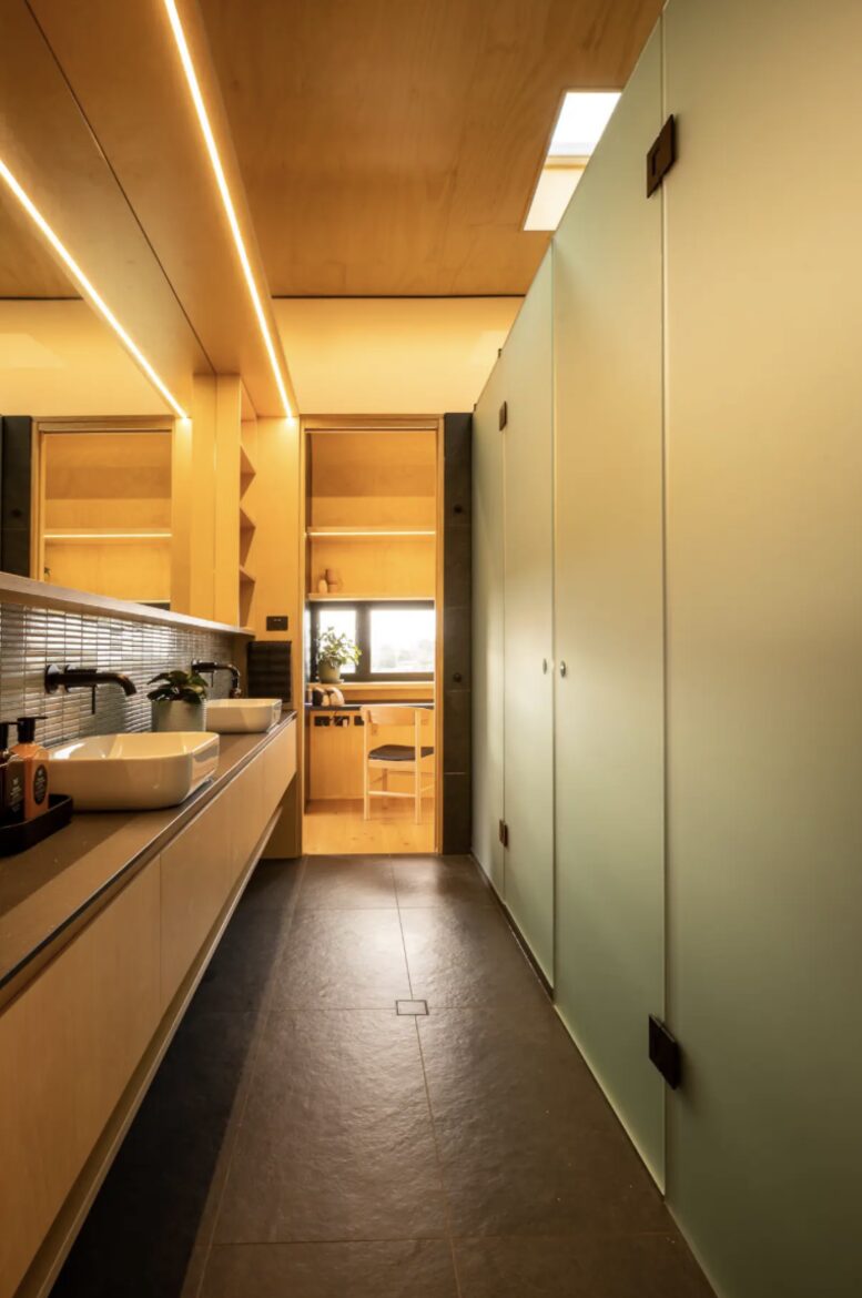 Kurui Cabin | Noosa Hinterland Luxury Retreat - Cooroy, Australia