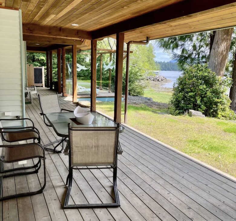 Tranquil Waterfront Escape on Tofino Inlet - Tofino, Canada