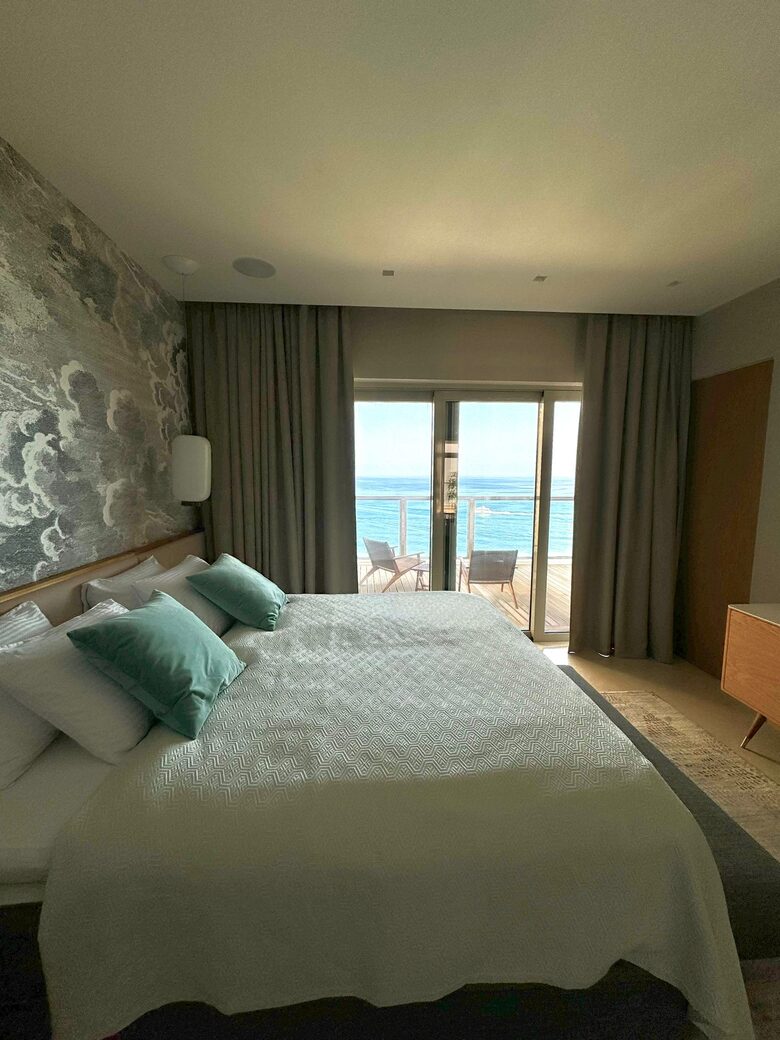 Luxury Seafront Penthouse with Private Pool & Breathtaking Panoramic Sea Views - Sliema, Malta