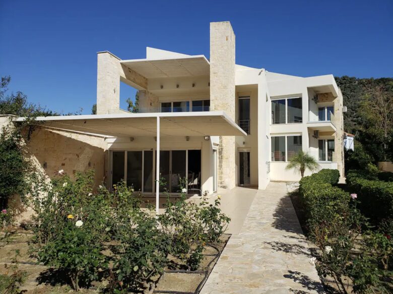 Beachfront Island Villa with Panoramic Aegean Views - Agios Isidoros, Greece
