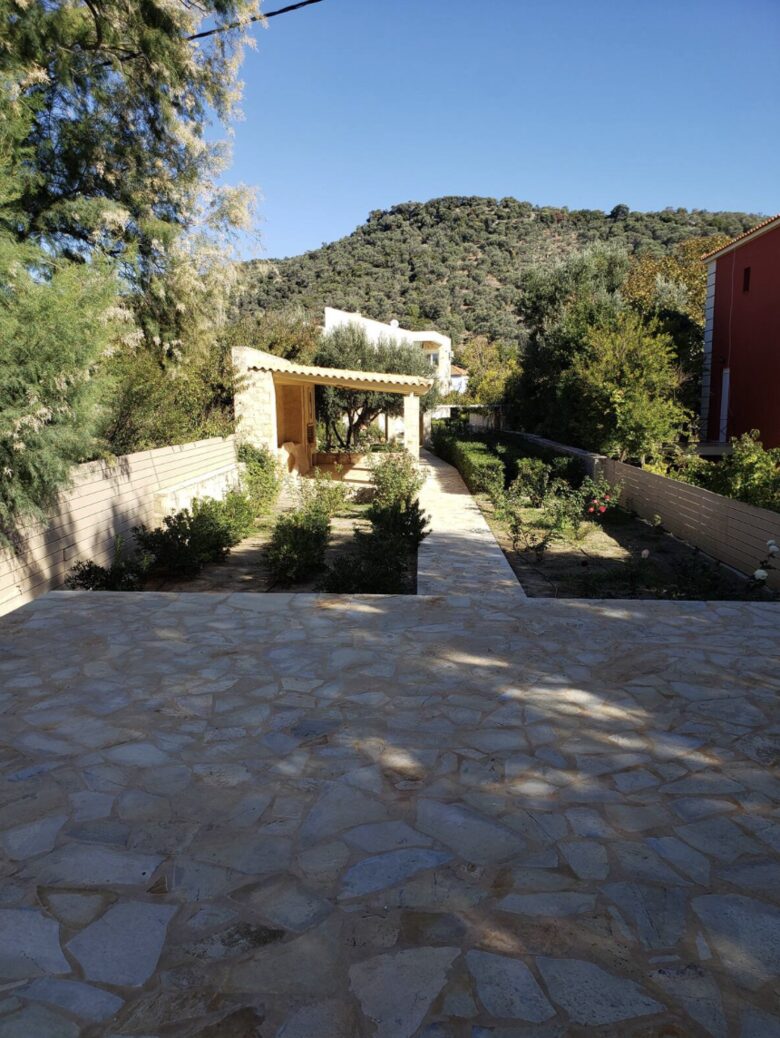 Beachfront Island Villa with Panoramic Aegean Views - Agios Isidoros, Greece