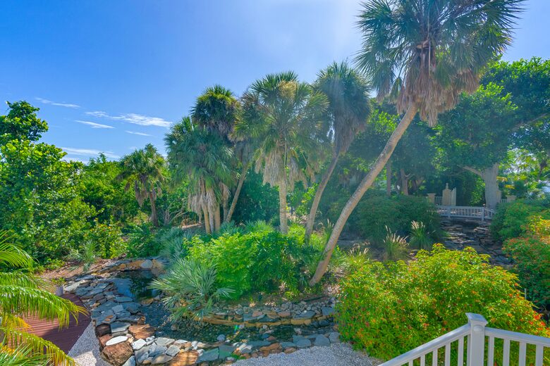 Apres Sea: Serene Island Retreat on Exclusive Useppa Island - Useppa Island, Florida