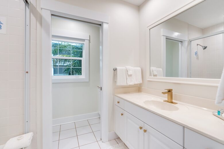 Apres Sea: Serene Island Retreat on Exclusive Useppa Island - Useppa Island, Florida