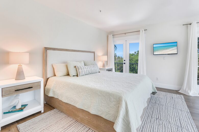 Apres Sea: Serene Island Retreat on Exclusive Useppa Island - Useppa Island, Florida