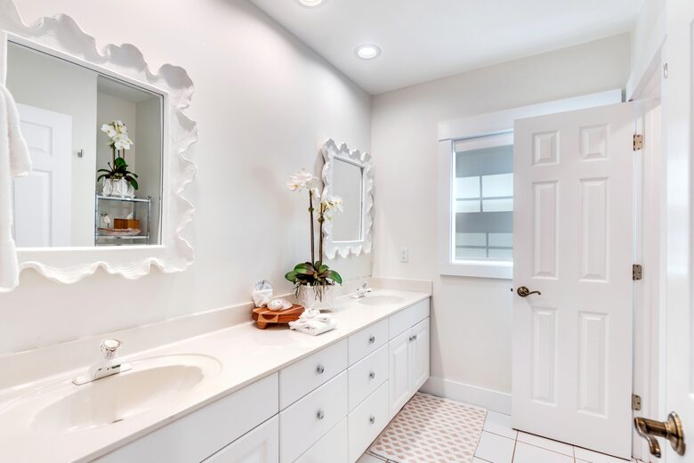Apres Sea: Serene Island Retreat on Exclusive Useppa Island - Useppa Island, Florida