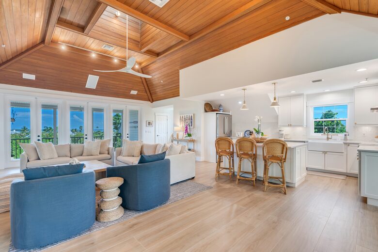 Apres Sea: Serene Island Retreat on Exclusive Useppa Island - Useppa Island, Florida