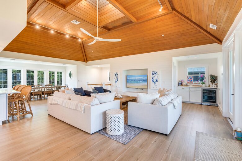 Apres Sea: Serene Island Retreat on Exclusive Useppa Island - Useppa Island, Florida