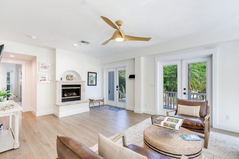 Apres Sea: Serene Island Retreat on Exclusive Useppa Island - Useppa Island, Florida