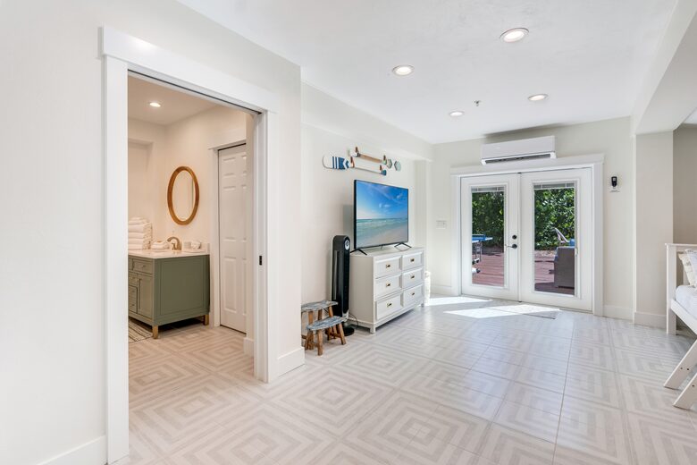 Apres Sea: Serene Island Retreat on Exclusive Useppa Island - Useppa Island, Florida