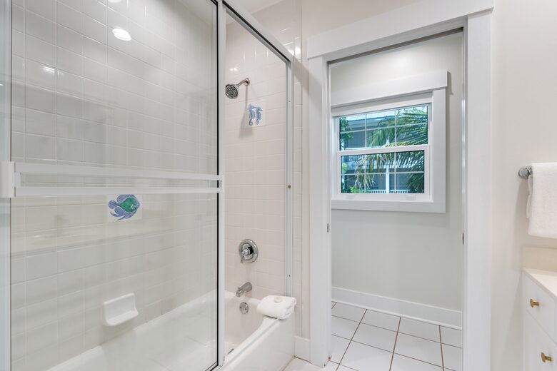 Apres Sea: Serene Island Retreat on Exclusive Useppa Island - Useppa Island, Florida