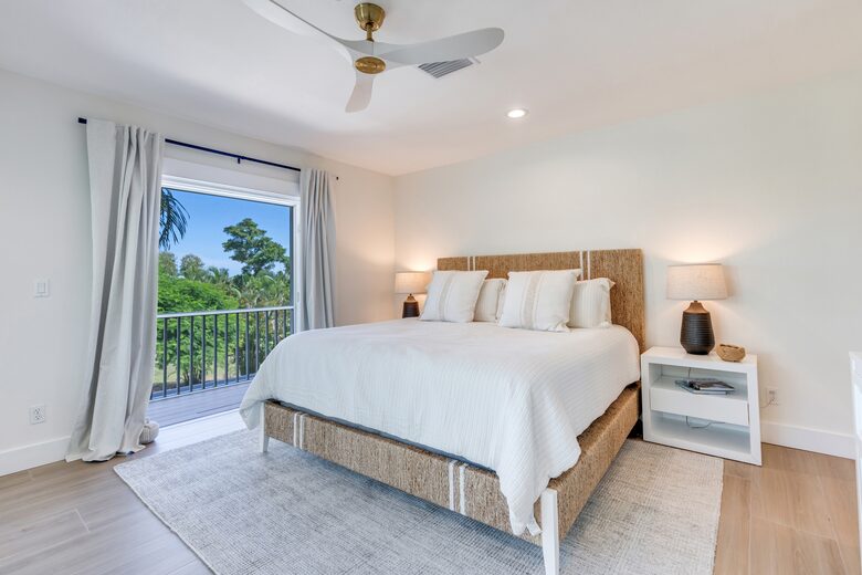 Apres Sea: Serene Island Retreat on Exclusive Useppa Island - Useppa Island, Florida