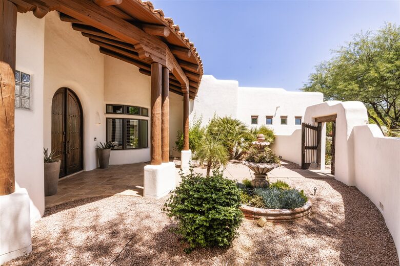 Scottsdale Estate with Pool, Spa & Sports Court +Pickleball - Paradise Valley, Arizona