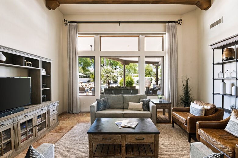 Scottsdale Estate with Pool, Spa & Sports Court +Pickleball - Paradise Valley, Arizona