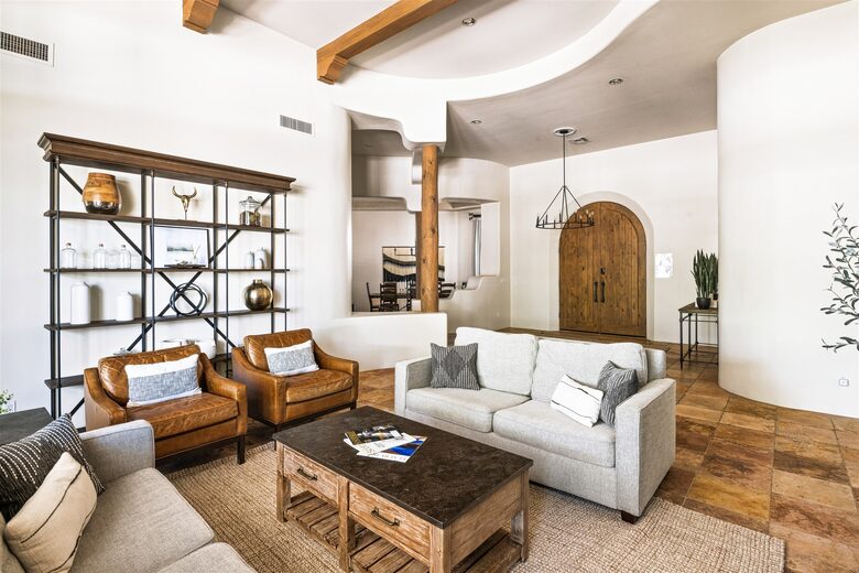 Scottsdale Estate with Pool, Spa & Sports Court +Pickleball - Paradise Valley, Arizona