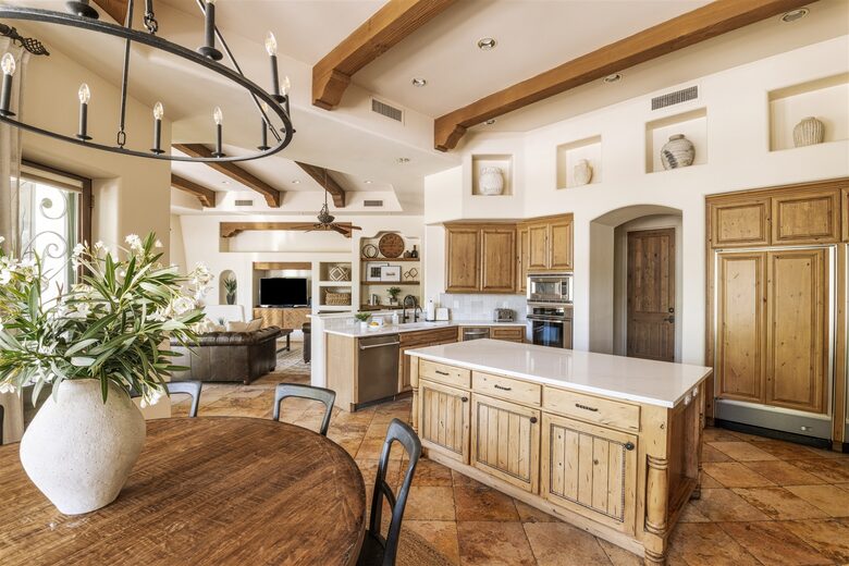 Scottsdale Estate with Pool, Spa & Sports Court +Pickleball - Paradise Valley, Arizona