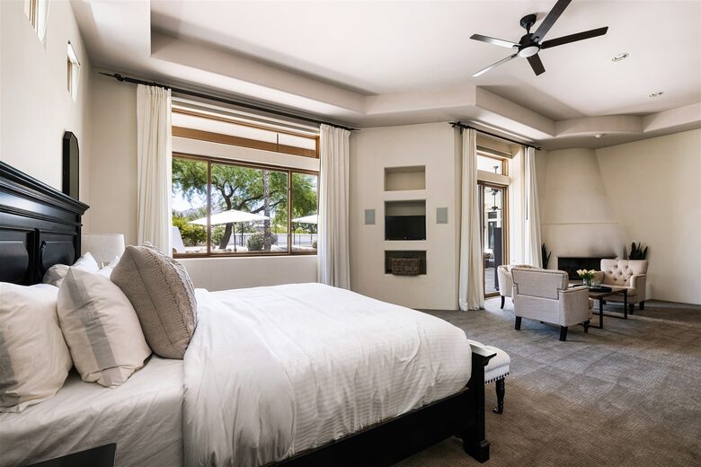 Scottsdale Estate with Pool, Spa & Sports Court +Pickleball - Paradise Valley, Arizona