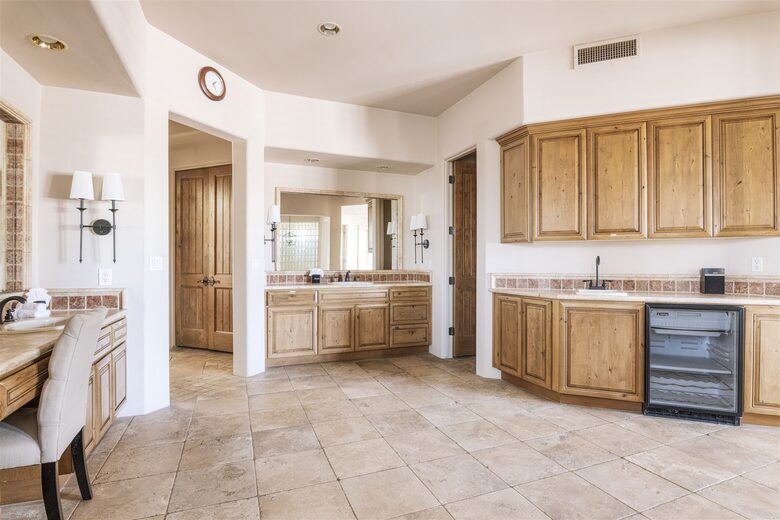 Scottsdale Estate with Pool, Spa & Sports Court +Pickleball - Paradise Valley, Arizona