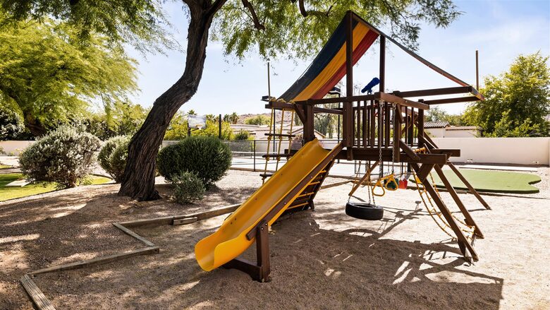 Scottsdale Estate with Pool, Spa & Sports Court +Pickleball - Paradise Valley, Arizona