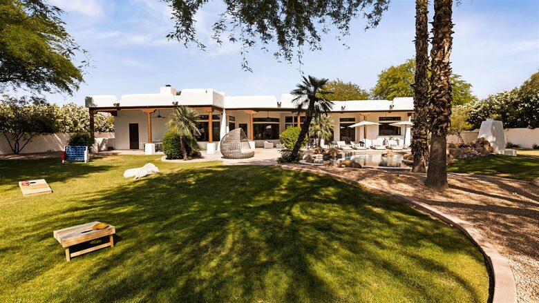Scottsdale Estate with Pool, Spa & Sports Court +Pickleball - Paradise Valley, Arizona