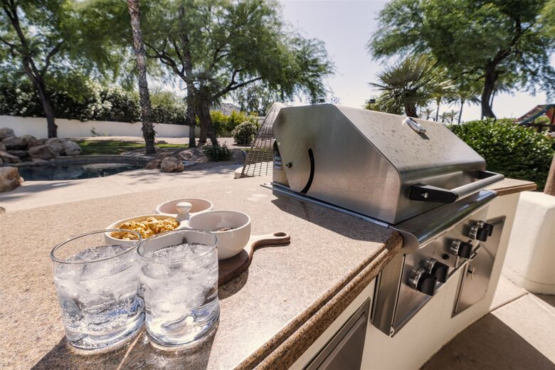 Scottsdale Estate with Pool, Spa & Sports Court +Pickleball - Paradise Valley, Arizona