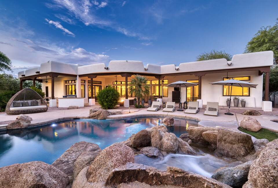 Scottsdale Estate with Pool, Spa & Sports Court +Pickleball - Paradise Valley, Arizona