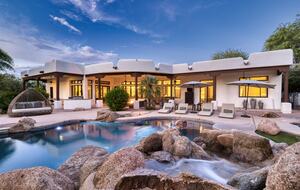 Scottsdale Estate with Pool, Spa & Sports Court +Pickleball - Paradise Valley, Arizona